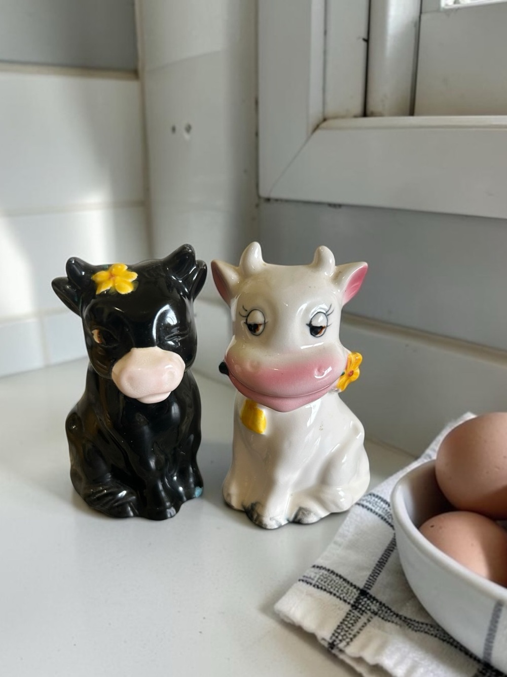 Vintage Anthropomorphic Cow Salt & Pepper Shakers - Kitsch - 3.75"